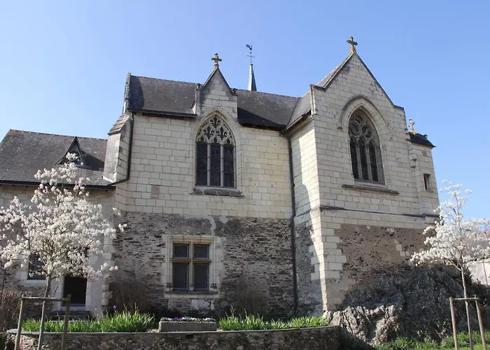 L'audacieuse לינה וארוחת בוקר