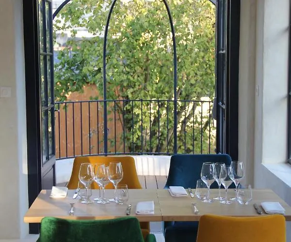 L'audacieuse לינה וארוחת בוקר 3*